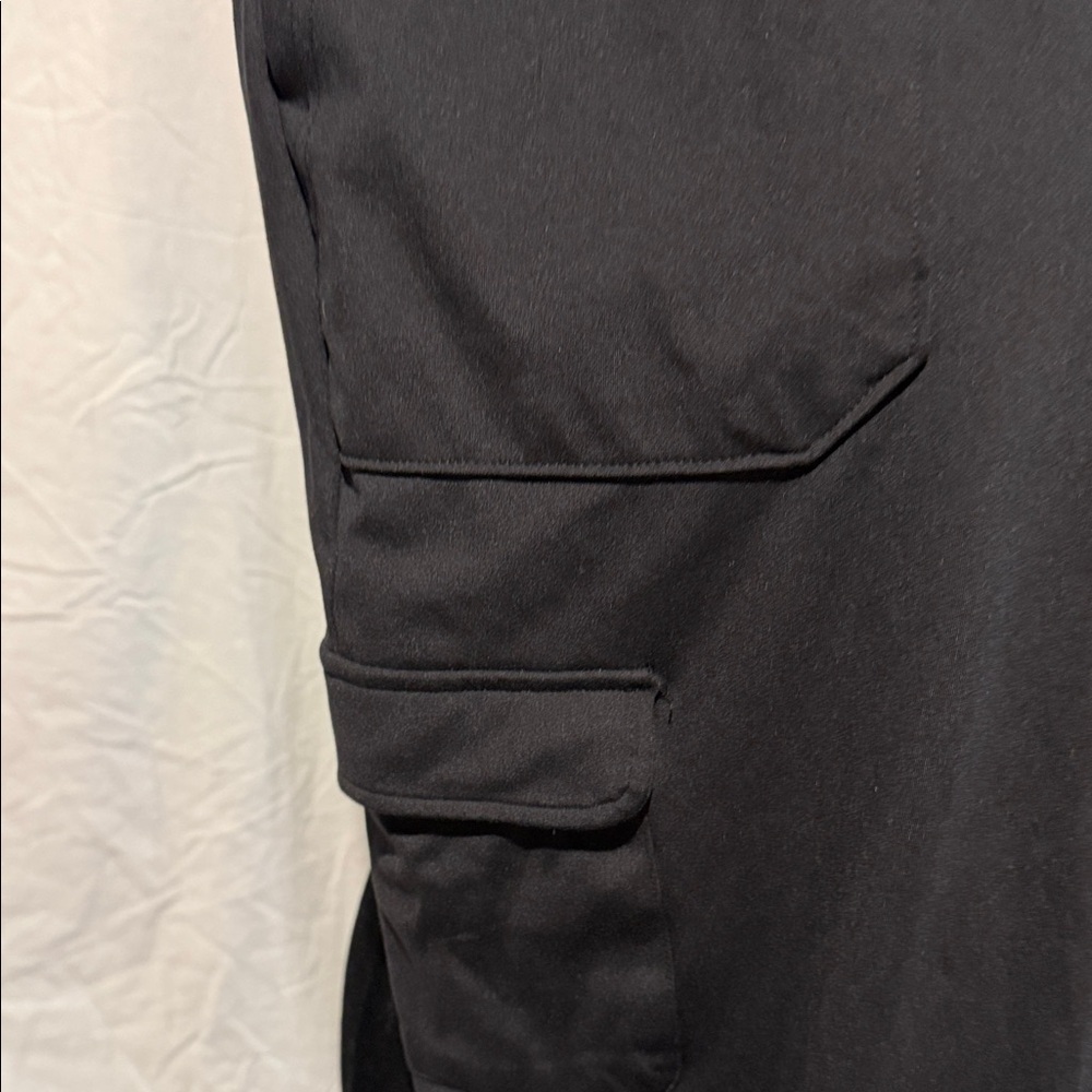 Mondetta Black Cargo Joggers - Picture 2 of 4